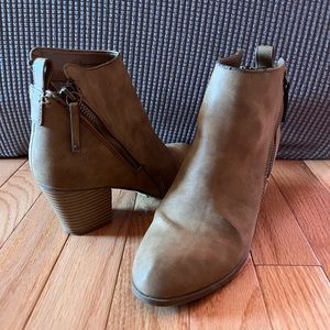 Express almond toe zip up booties